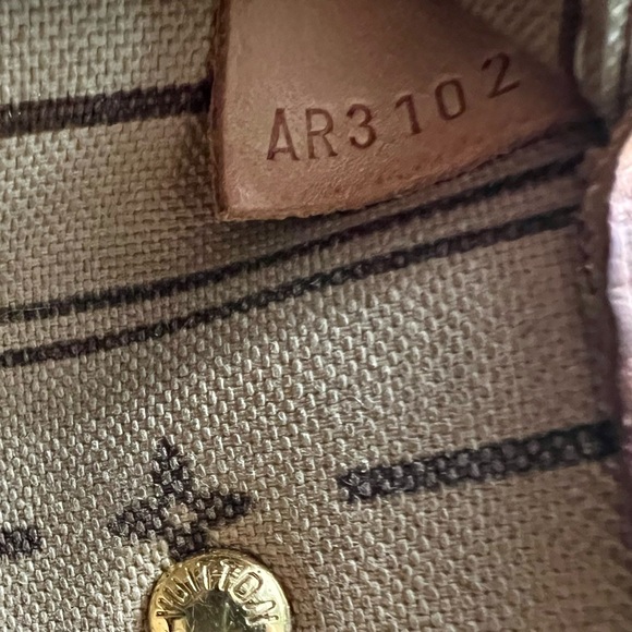 Authentic Louis Vuitton Neverfull Brown Canvas Monogram Tote Bag - Picture 6 of 7